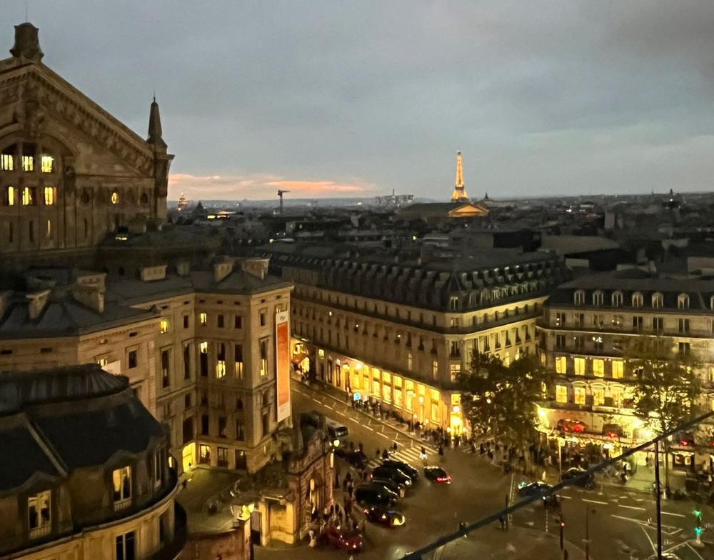 imagen de paris por la noche