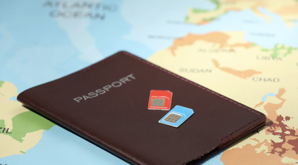dos tarjetas sim con pasaportes