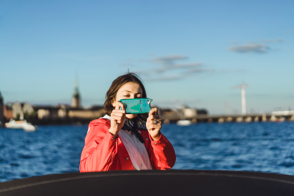 imagen de una persona con un smartphone