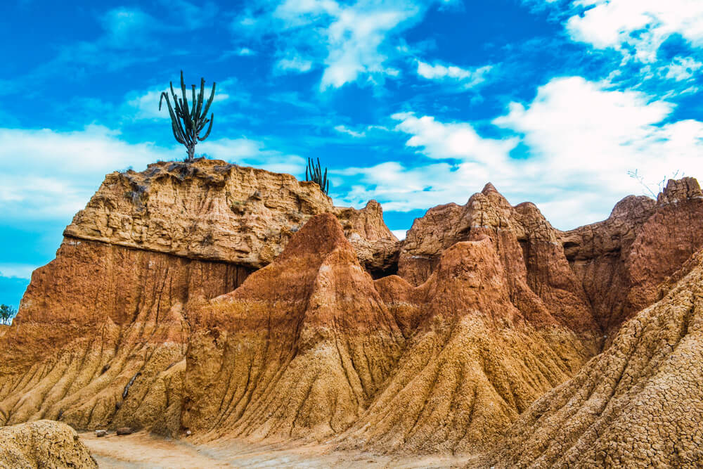 Imagen de unas montañas en Colombia
